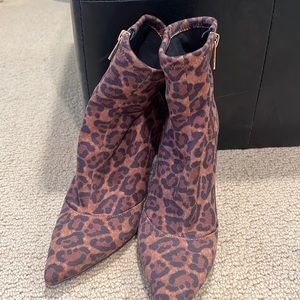 Super cute cheetah Jessica Simpson pointy heels!